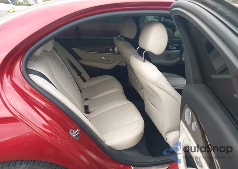 2019 Mercedes-Benz E 300 z USA, uszkodzony, nr VIN WDDZF4JB0KA583668